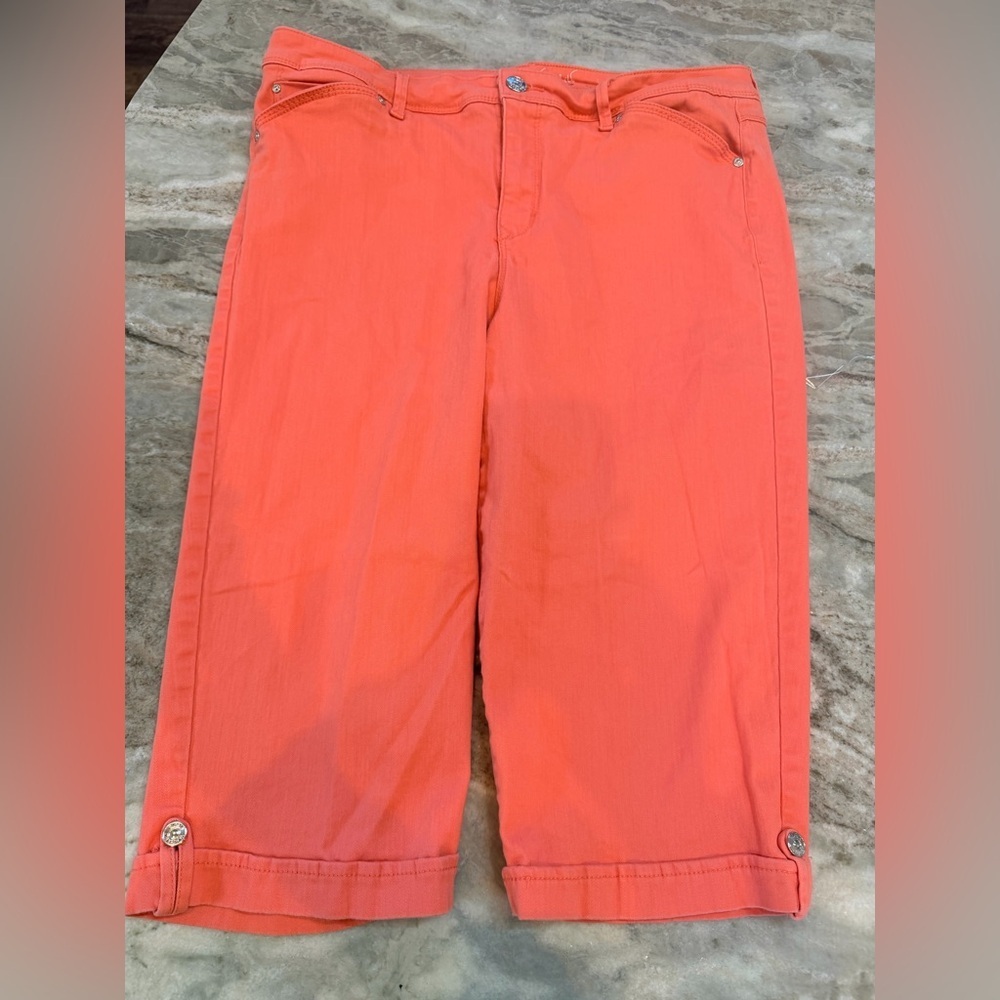 Gloria Vanderbilt Amanda Slimming Capri Pants | Coral | Stretch | Size 16